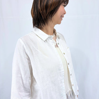 しあわせボタンの柔らかブラウス